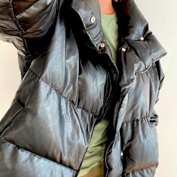 Oversize Hip Length Black Leather Puffer Jacket - Picture 2 of 13